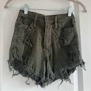 ARMY GREEN SHORT SHORTS